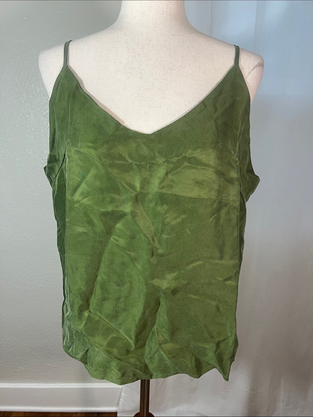 Self Contrast Olive Green V-Neck Spaghetti Strap Oversized Camisole. Size L. NWT